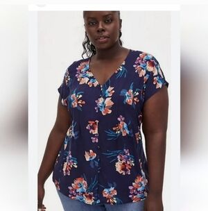 Torrid 2 button up floral blouse